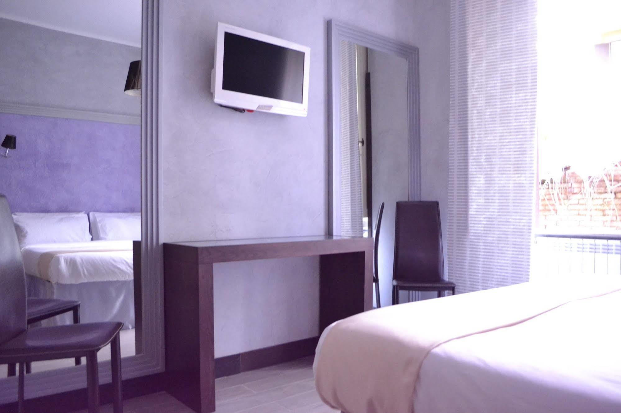 Tiburtina House Affittacamere 2*